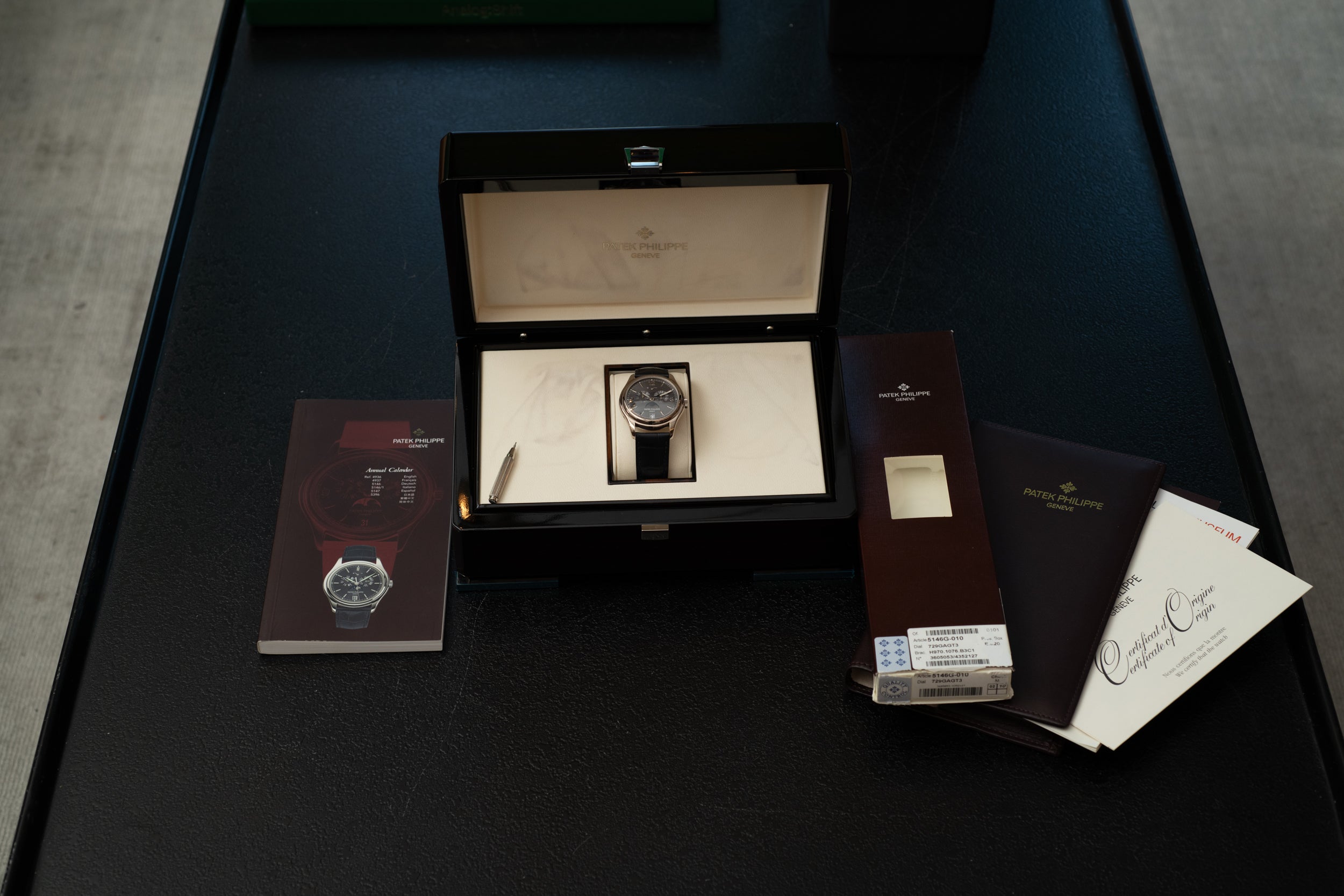 Patek philippe watch outlet box