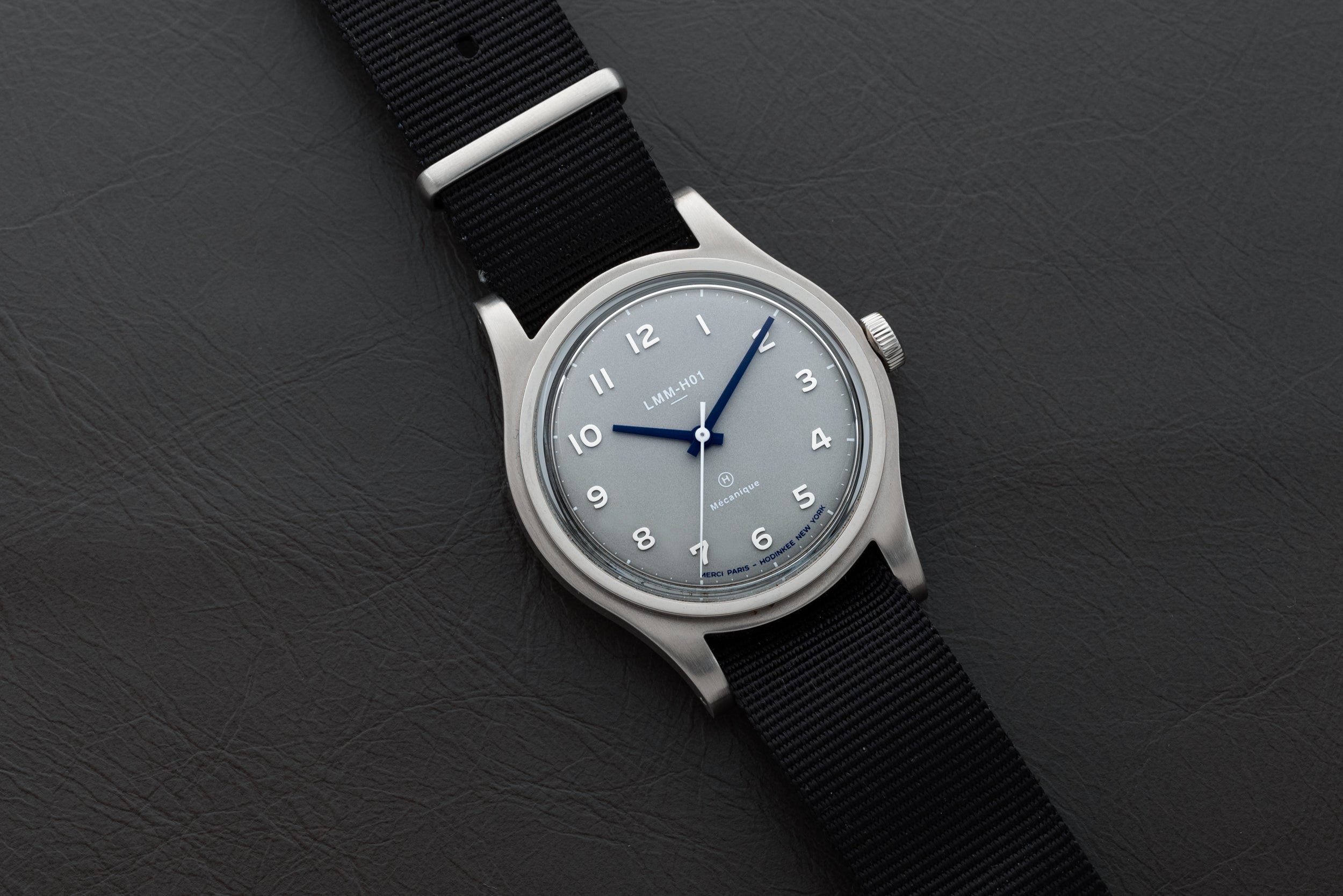 La Montre Merci LMM-H01 For HODINKEE – Analog:Shift