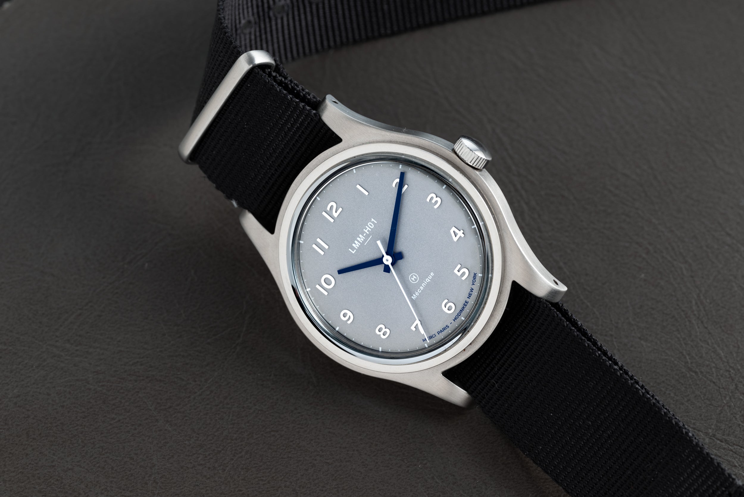 La Montre Merci LMM-H01 For HODINKEE – Analog:Shift