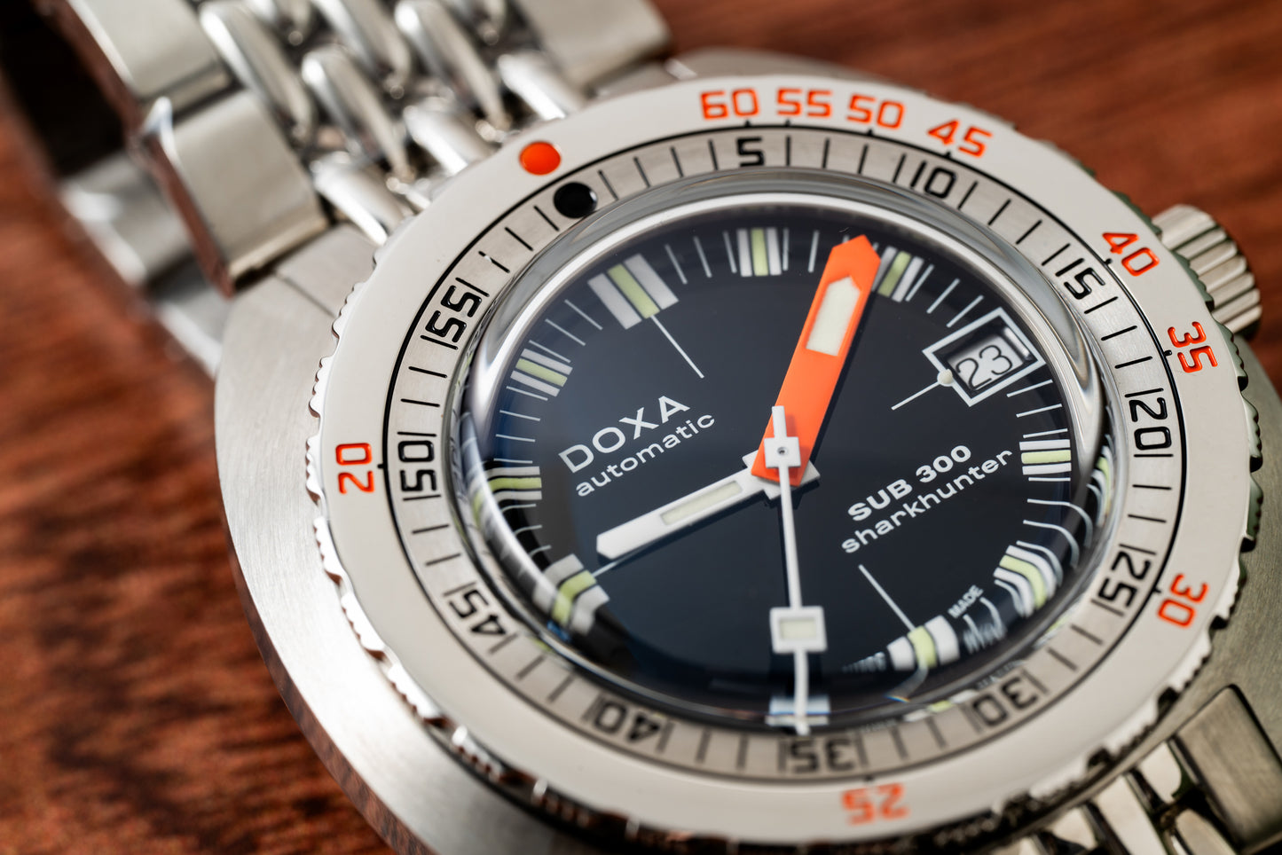 DOXA SUB 300 Sharkhunter