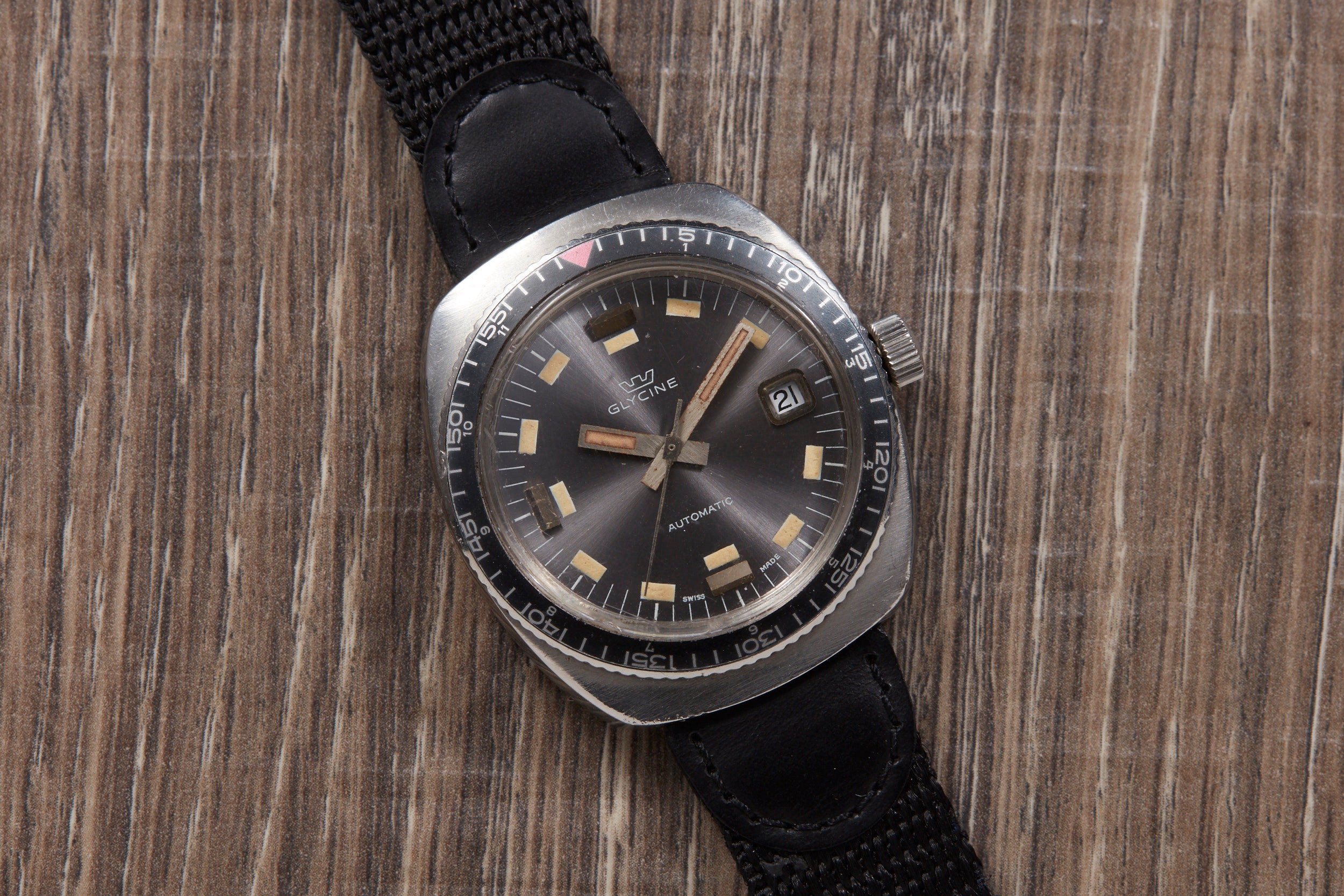 Glycine hot sale dive watch