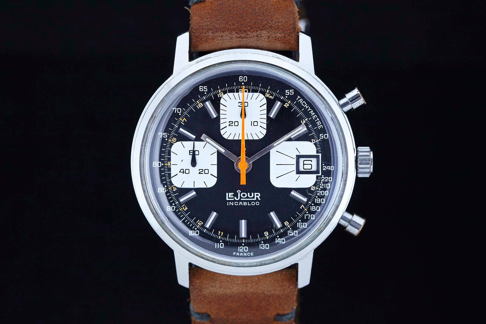 Le Jour Chronograph – Analog:Shift