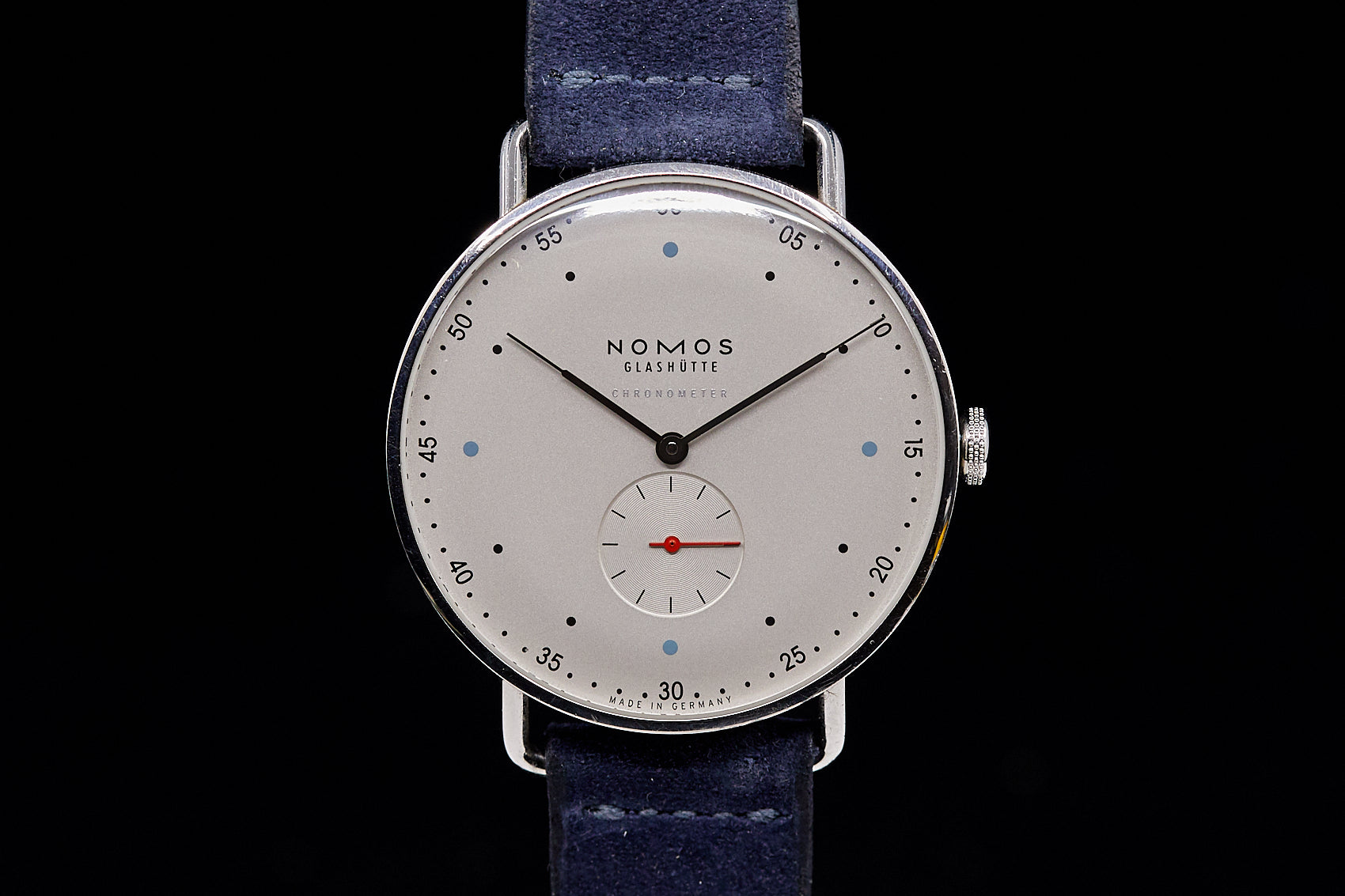 Nomos Metro 38 for HODINKEE Analog Shift