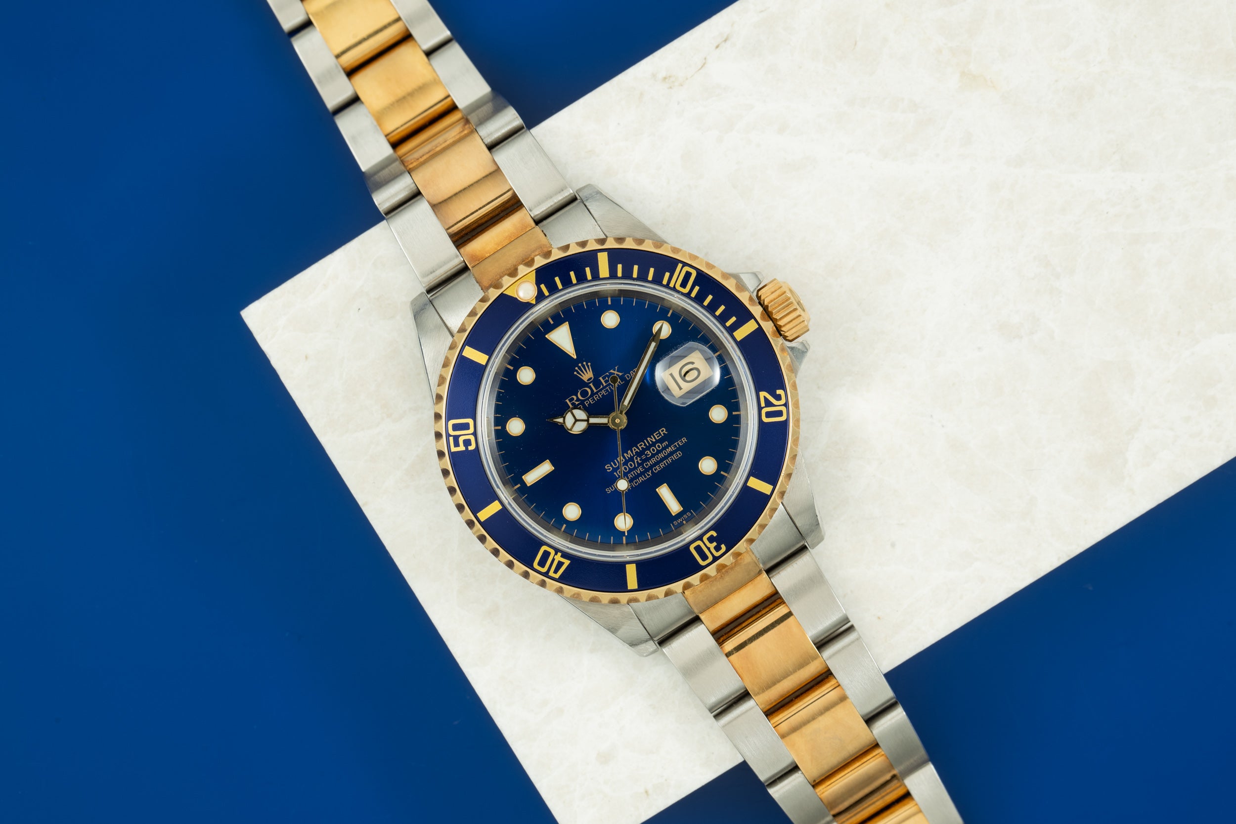 Rolex Submariner Date Two Tone Swiss Only Analog Shift